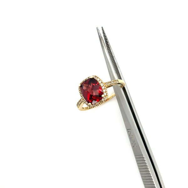 14kyg Cushion Garnet Ring