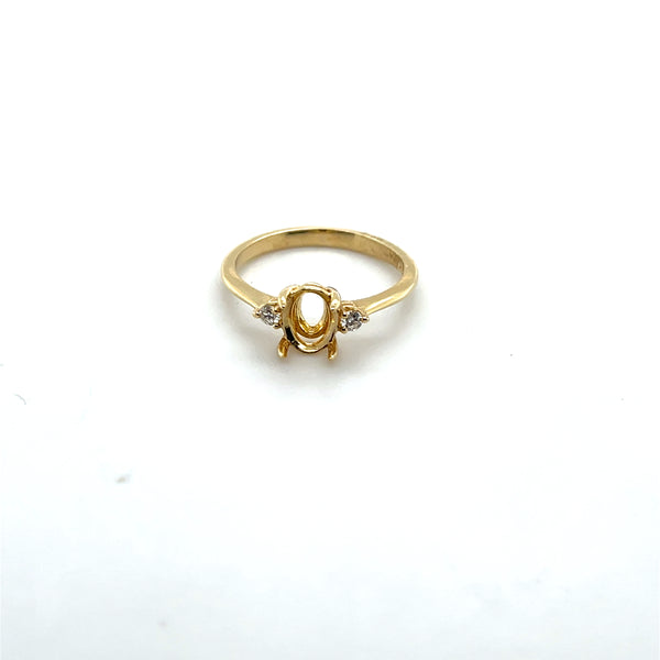 14kyg Oval Three Stoned Ring